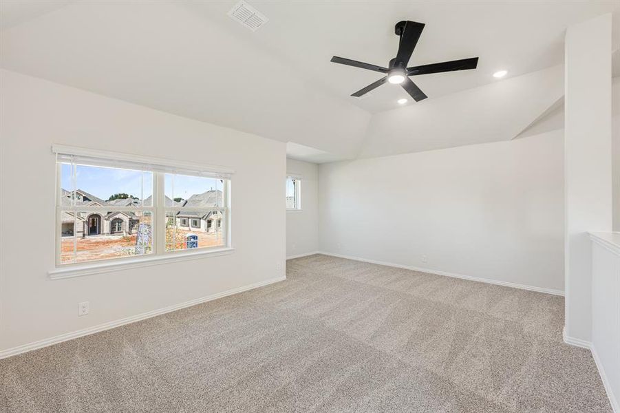 Spacious, unfurnished interior of a new home in Abe's Landing, Granbury (Image 19). Spacious, unfurnished interior of a new home in Abe's Landing, Granbury (Image 19).