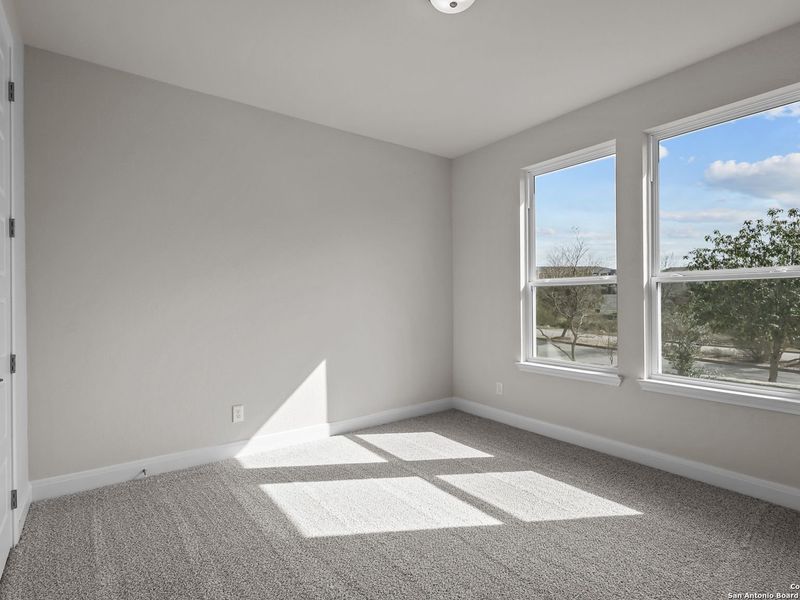 Spacious, unfurnished interior of a new home in Ladera, San Antonio (Image 22).