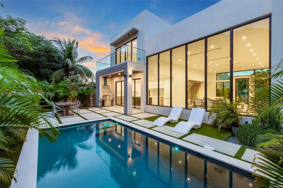 Exterior details and patio area of a home in , Miami (Image 30).