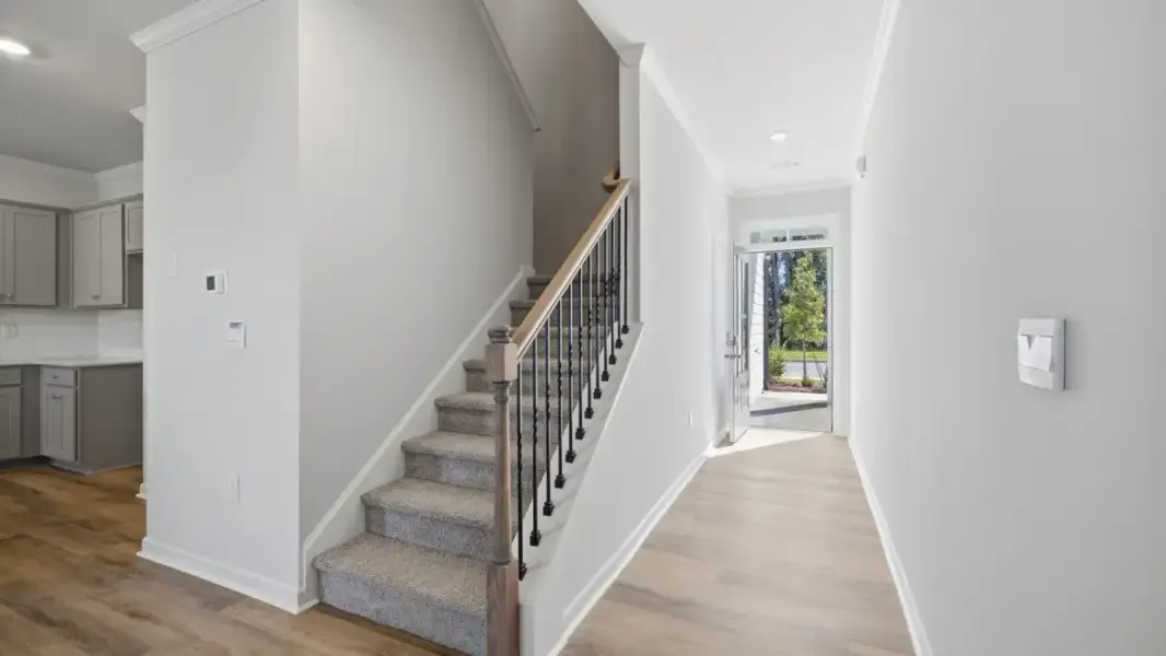 Spacious, unfurnished interior of a new home in Hughes Court, Dawsonville (Image 11).