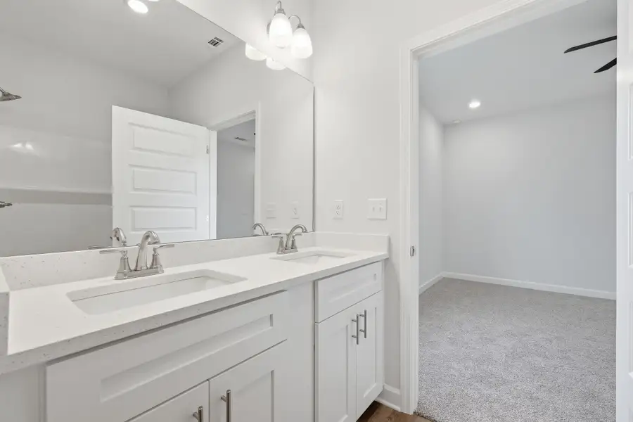 Furnished interior view inside a new home in McCarthy Estates, Defuniak Springs (Image 5).