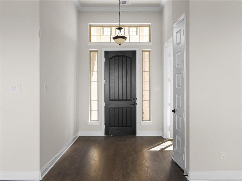 Spacious, unfurnished interior of a new home in , Waxahachie (Image 9).