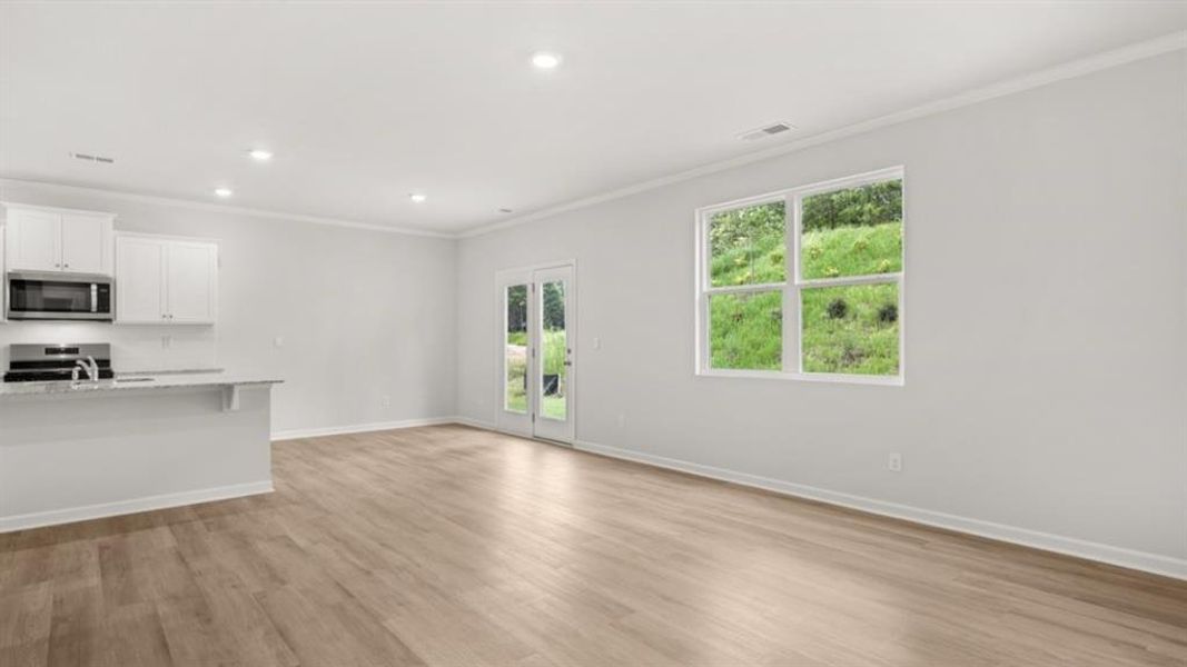 Spacious, unfurnished interior of a new home in Oconee Overlook, Gainesville (Image 33).