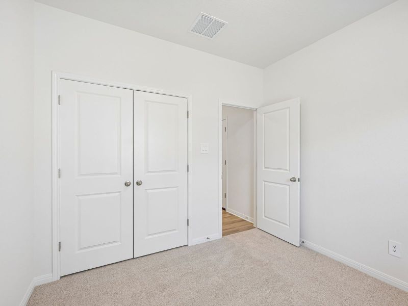 Spacious, unfurnished interior of a new home in Creekfall, Burnet (Image 13).