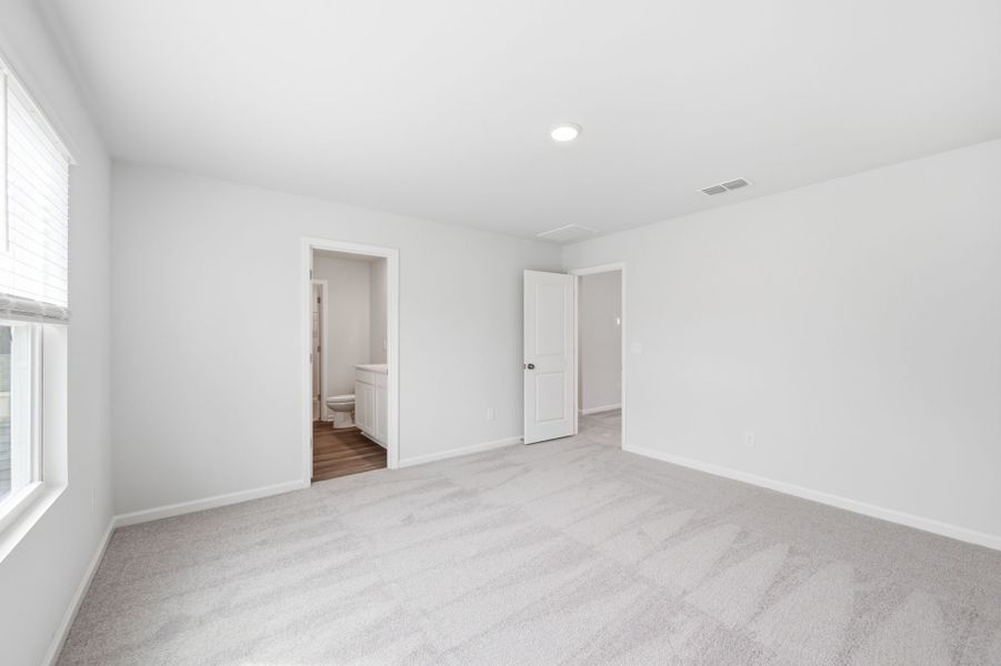 Spacious, unfurnished interior of a new home in Grand Arbor, Blythewood (Image 22).