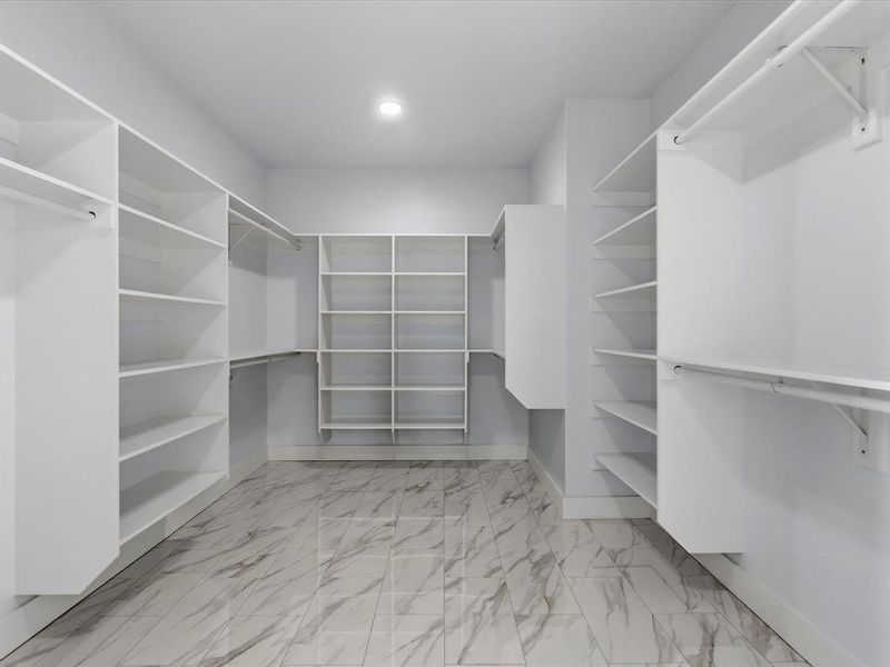 Spacious, unfurnished interior of a new home in , Krum (Image 15).