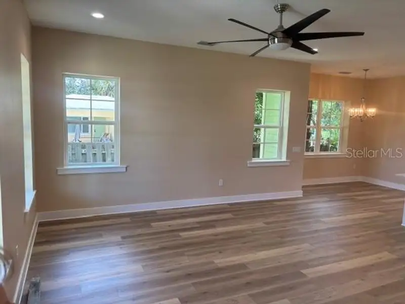 Spacious, unfurnished interior of a new home in , Lakeland (Image 15).