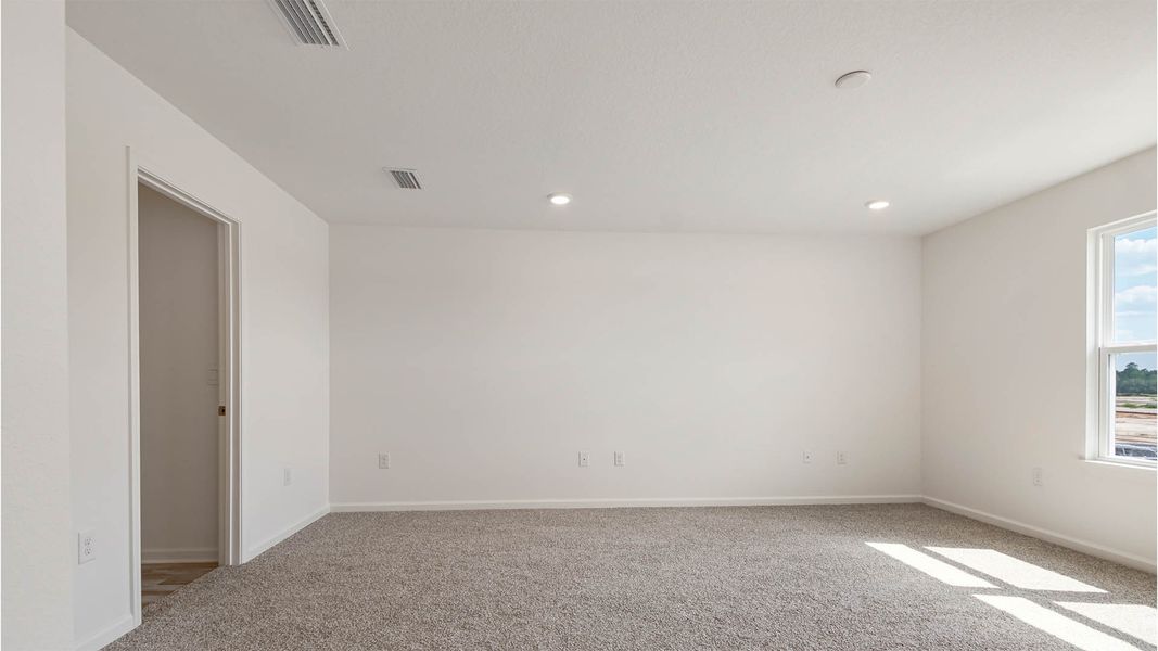 Representative unfurnished interior of a home built from the Ryder by D.R. Horton in Ashton Park Phase III, Freeport (Image 23).