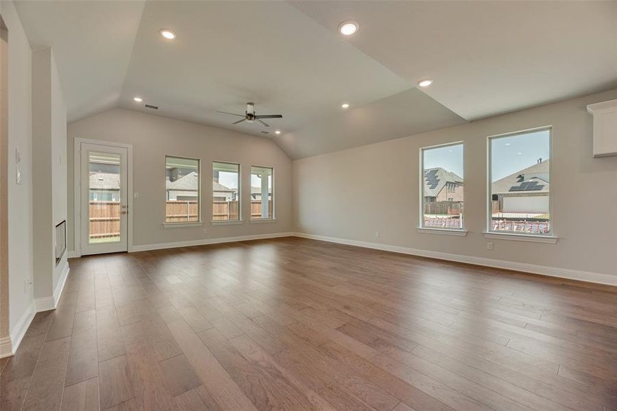 Spacious, unfurnished interior of a new home in Villages of Creekwood, Frisco (Image 20). Spacious, unfurnished interior of a new home in Villages of Creekwood, Frisco (Image 20).