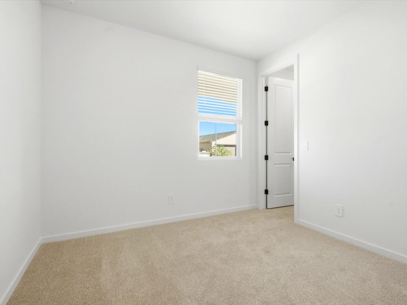 Spacious, unfurnished interior of a new home in Legacy Place, Glendale (Image 25).