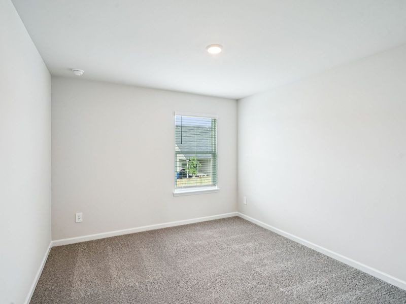 Spacious, unfurnished interior of a new home in Creekside at Oxford Park, Fairburn (Image 17).