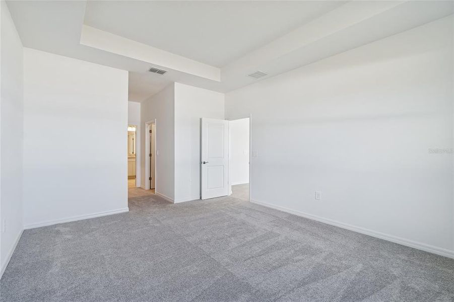 Spacious, unfurnished interior of a new home in Southpointe, Palmetto (Image 26).