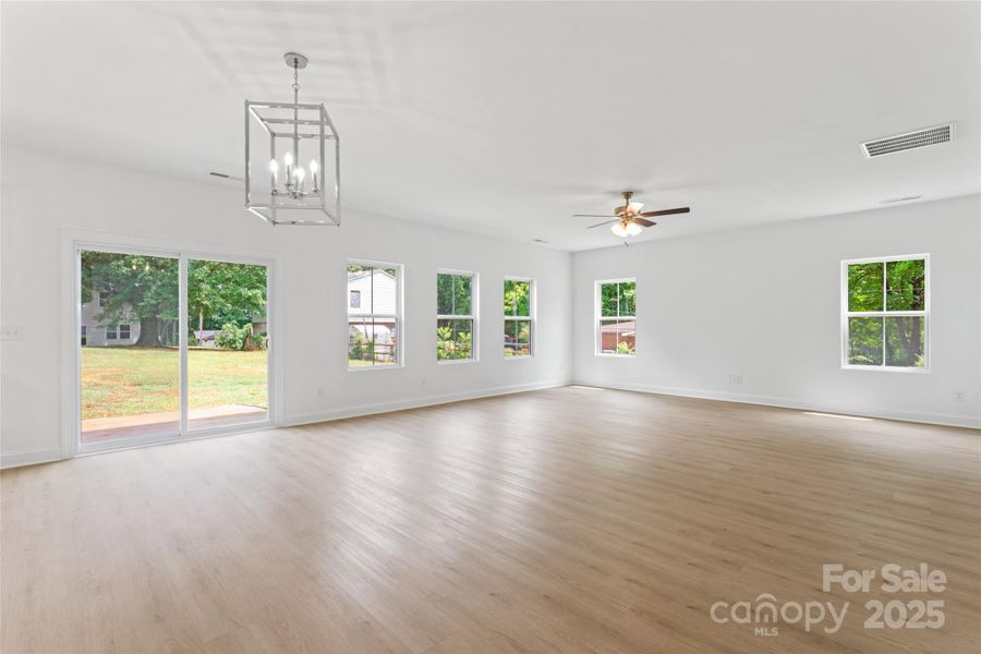 Spacious, unfurnished interior of a new home in , Harrisburg (Image 23).