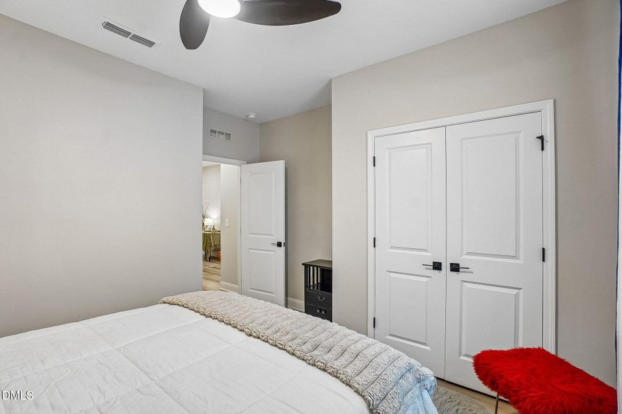 20-web-or-mls-Emmer St-S1205-020