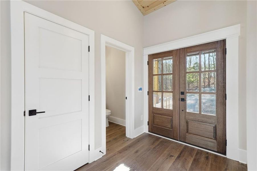 Spacious, unfurnished interior of a new home in , Ranger (Image 21).