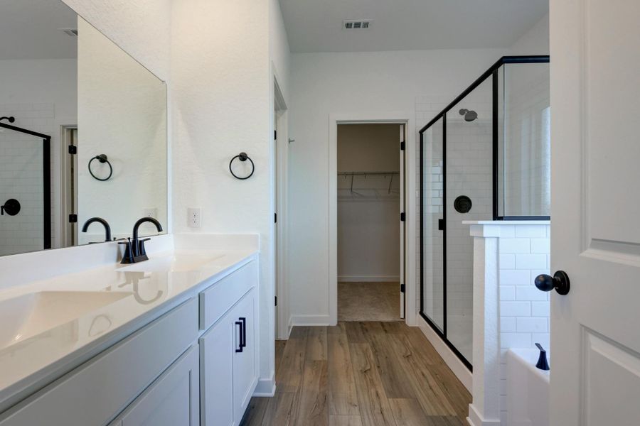 Representative furnished interior of a home built from the Hayes by Ashton Woods in Hennersby Hollow, San Antonio (Image 4).
