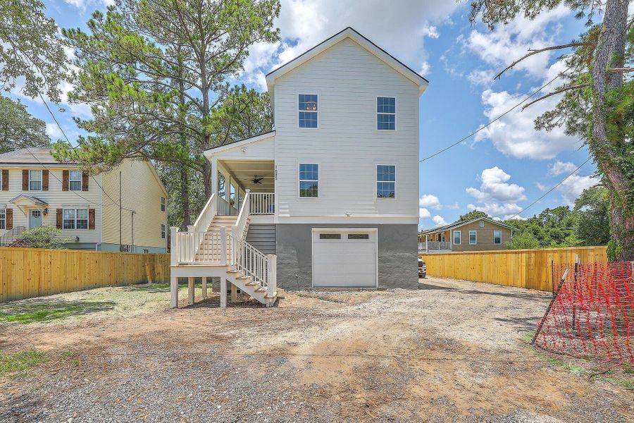 Exterior details and patio area of a home in , Charleston (Image 28).