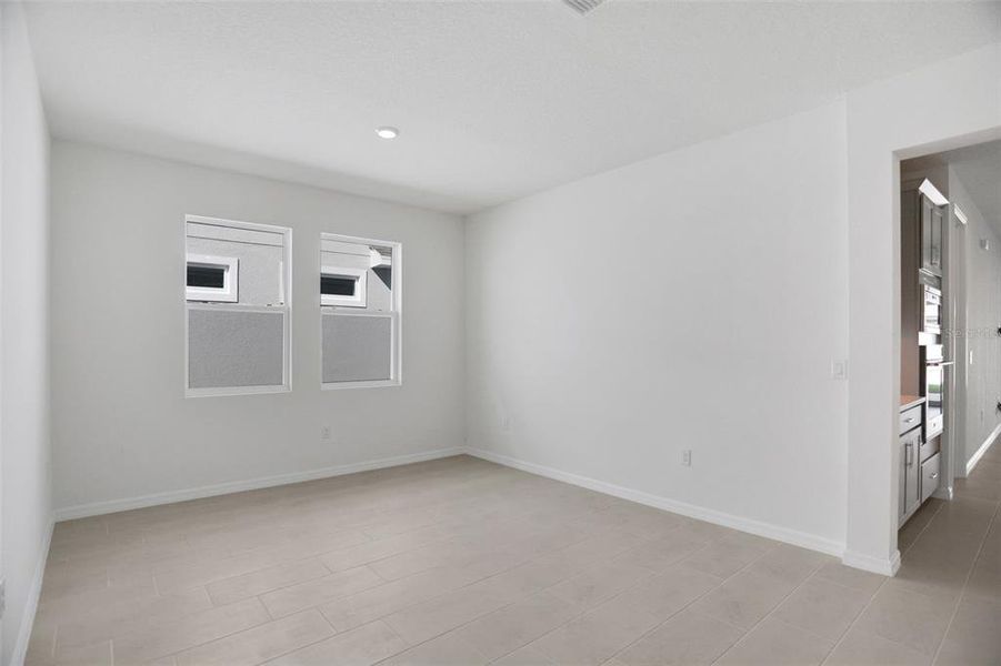 Spacious, unfurnished interior of a new home in Angeline, Land O' Lakes (Image 34).