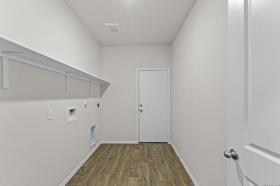 Spacious, unfurnished interior of a new home in Laurel Vistas, San Antonio (Image 20). Spacious, unfurnished interior of a new home in Laurel Vistas, San Antonio (Image 20).