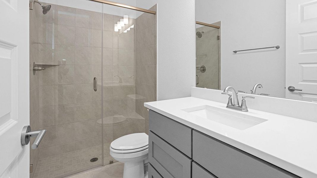 Furnished interior view inside a new home in Briarley 70', Montgomery (Image 5).