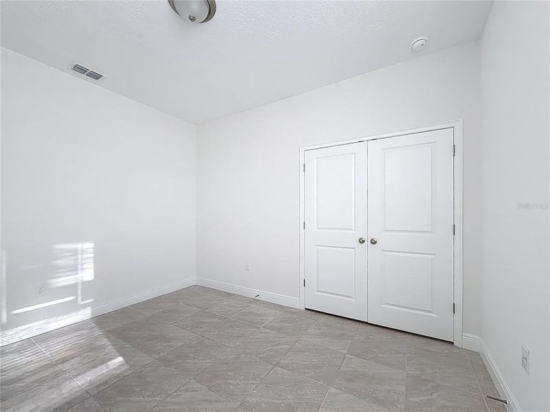 Spacious, unfurnished interior of a new home in , Ocala (Image 14).
