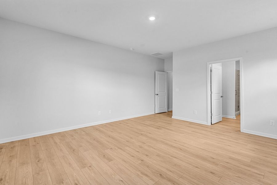 Spacious, unfurnished interior of a new home in Brayden, Advance (Image 33).