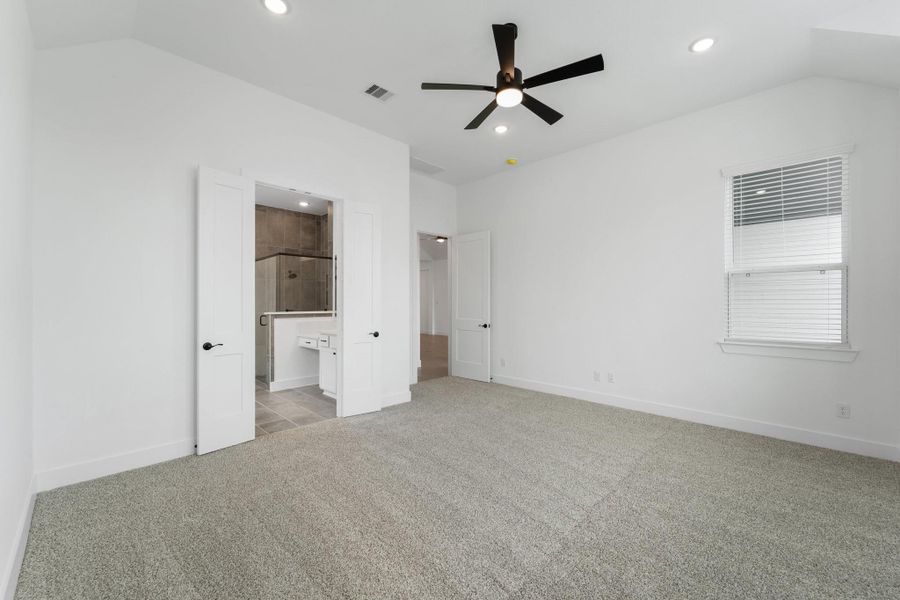 Spacious, unfurnished interior of a new home in Brookewater, Rosenberg (Image 16). Spacious, unfurnished interior of a new home in Brookewater, Rosenberg (Image 16).