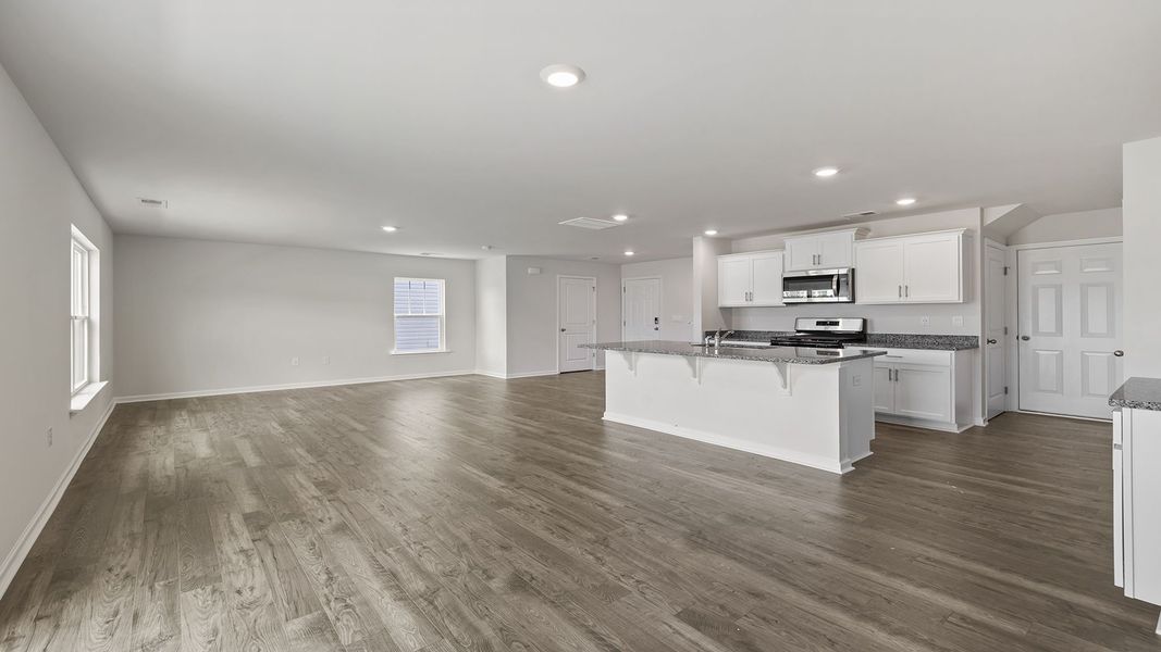 Spacious, unfurnished interior of a new home in Cedar Gap, Fountain Inn (Image 18).