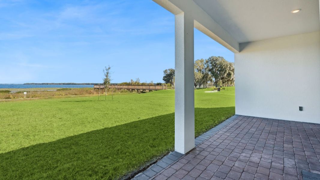 Exterior details and patio area of a home in Buena Lago, St. Cloud (Image 4).