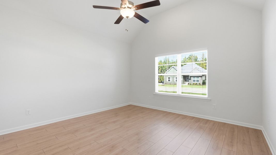 Spacious, unfurnished interior of a new home in Stillwater, Tullahoma (Image 14).