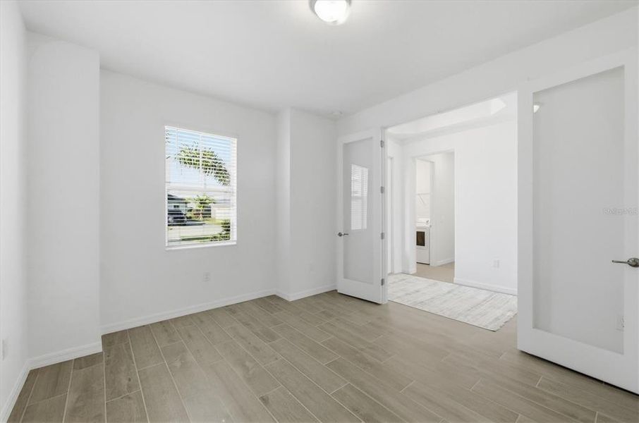 Spacious, unfurnished interior of a new home in Heritage Landing, Punta Gorda (Image 21).