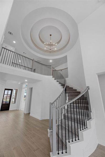 Representative image. Features, selections and colors may vary.