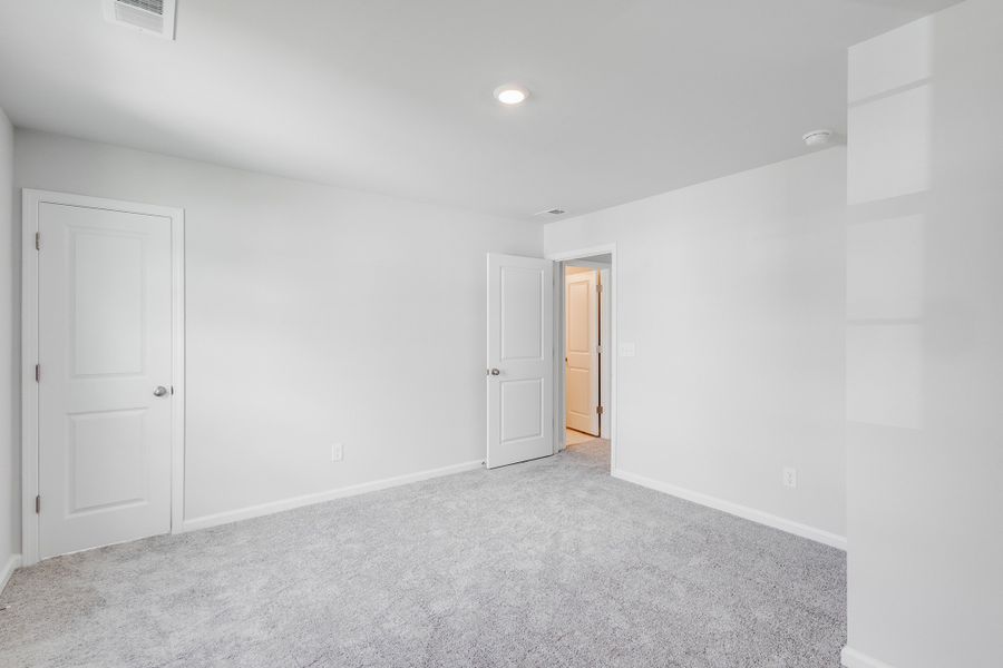 Spacious, unfurnished interior of a new home in Bluefield, Lexington (Image 35). Spacious, unfurnished interior of a new home in Bluefield, Lexington (Image 35).
