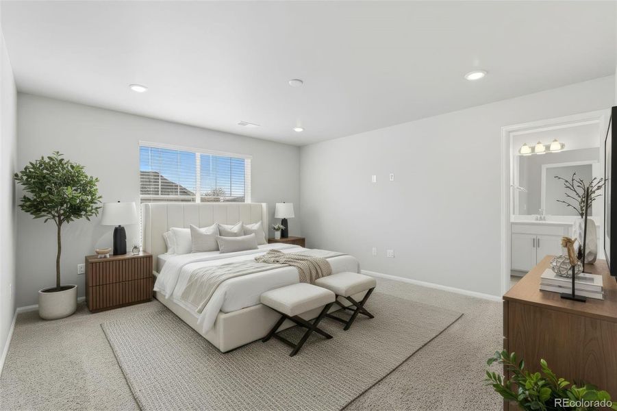 MASTER WITH VIEWS OF MOUNTAINS