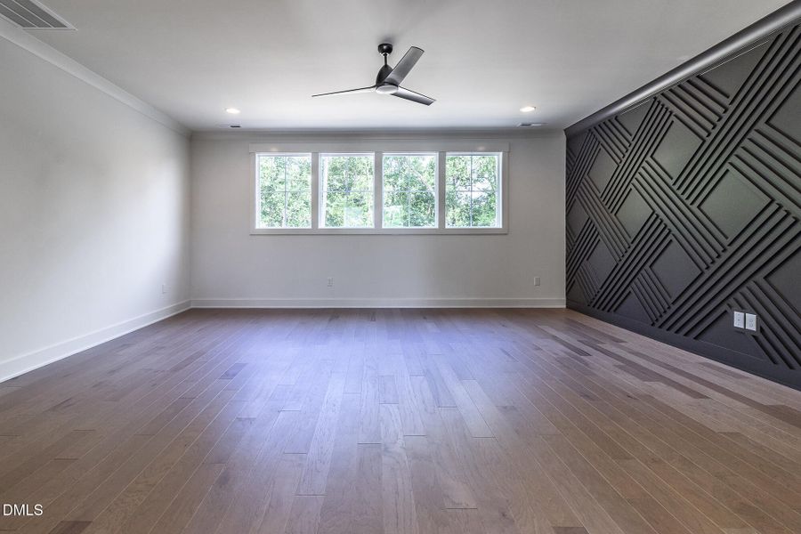 300_MEADOW_WALK_DR_INTERIOR_59