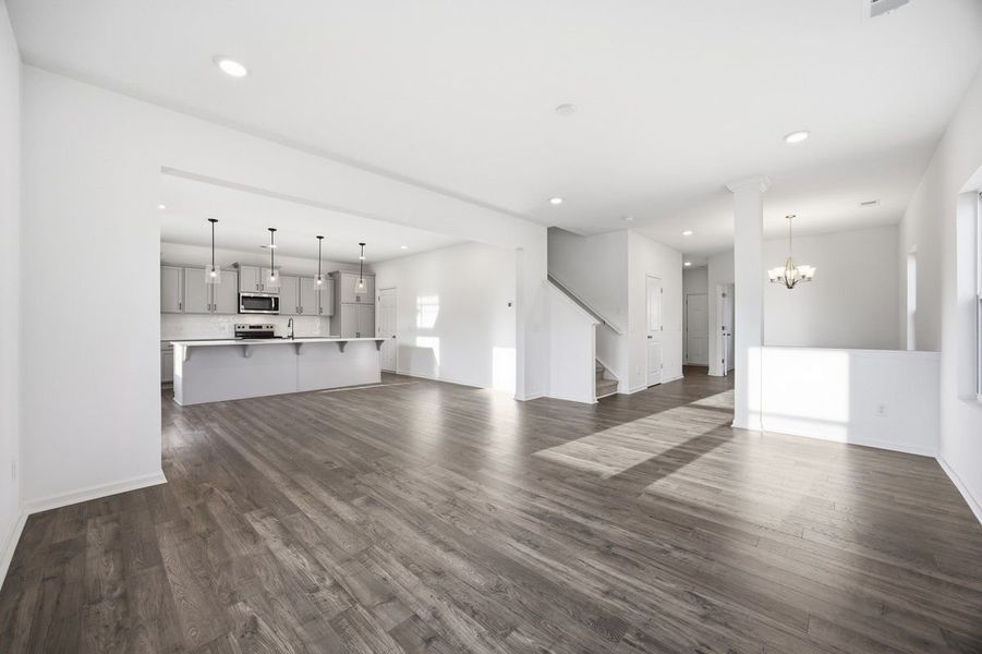 Spacious, unfurnished interior of a new home in Reeves Crossing, St. George (Image 15).