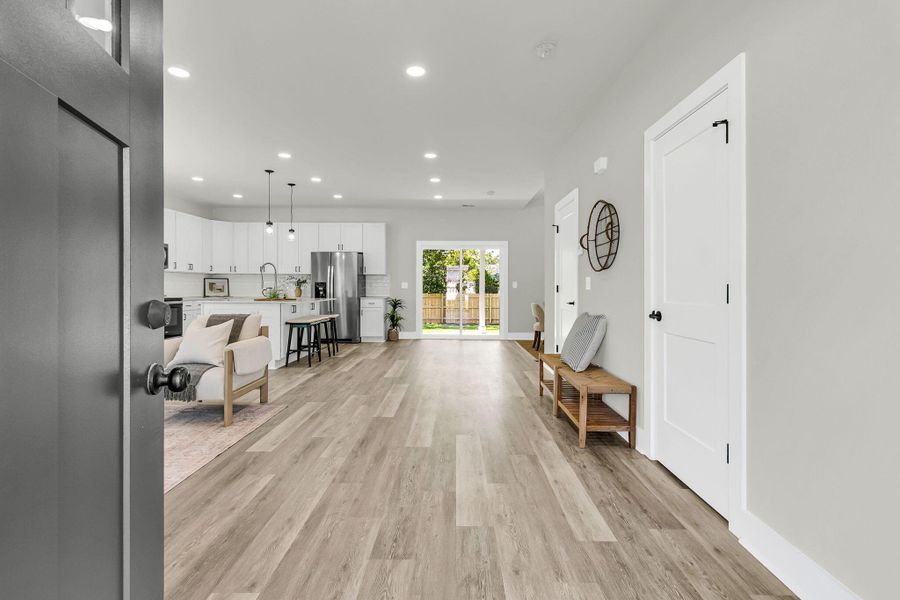 Furnished interior view inside a new home in , Hanahan (Image 12).