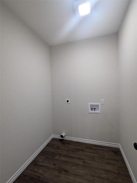 Spacious, unfurnished interior of a new home in , Lampasas (Image 16). Spacious, unfurnished interior of a new home in , Lampasas (Image 16).