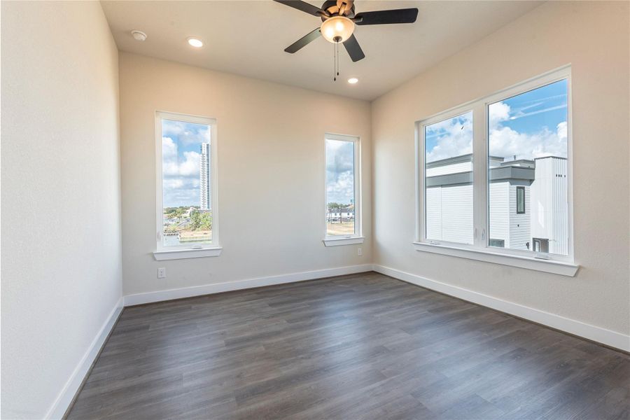 Spacious, unfurnished interior of a new home in , Seabrook (Image 22).