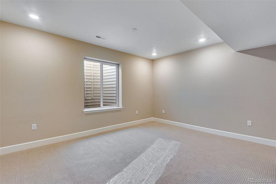 Spacious, unfurnished interior of a new home in Ensemble at The Aurora Highlands, Aurora (Image 30). Spacious, unfurnished interior of a new home in Ensemble at The Aurora Highlands, Aurora (Image 30).