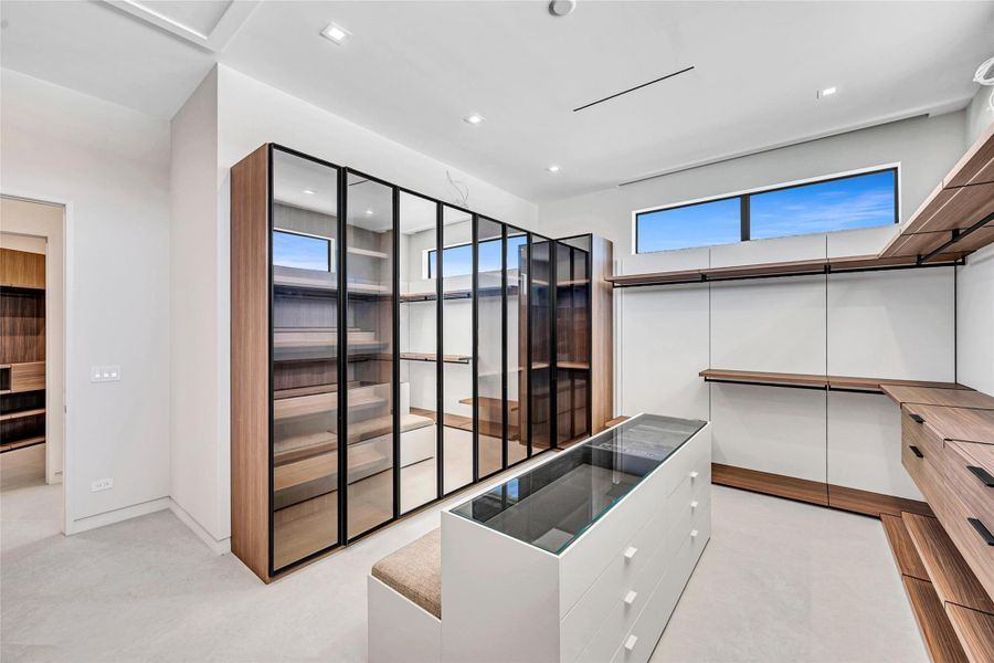 Furnished interior view inside a new home in , Fort Lauderdale (Image 9).
