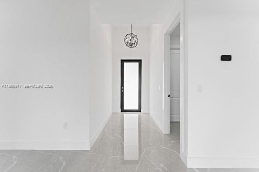 Spacious, unfurnished interior of a new home in , Lehigh Acres (Image 12).