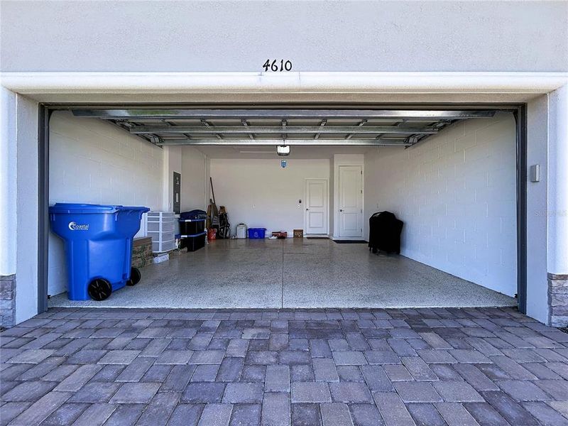 Exterior details and patio area of a home in , Wesley Chapel (Image 40).