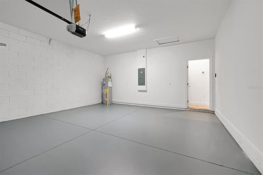 Spacious, unfurnished interior of a new home in Prairie Oaks, St. Cloud (Image 41).