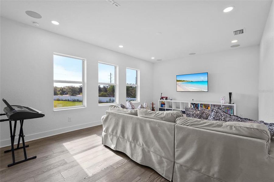 Furnished interior view inside a new home in , Lakewood Ranch (Image 41).