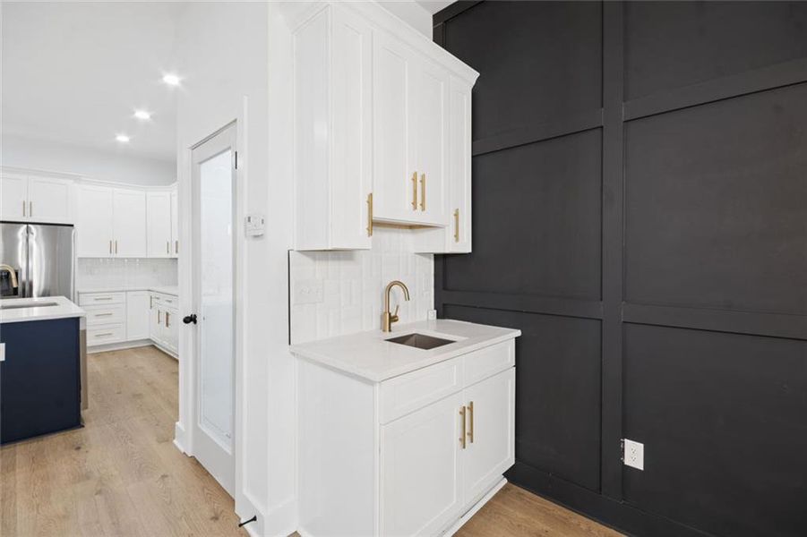 Furnished interior view inside a new home in , Atlanta (Image 7).