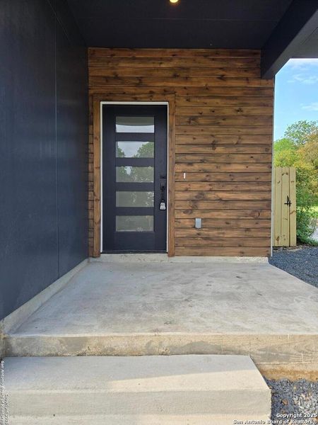 Spacious, unfurnished interior of a new home in , San Antonio (Image 21).