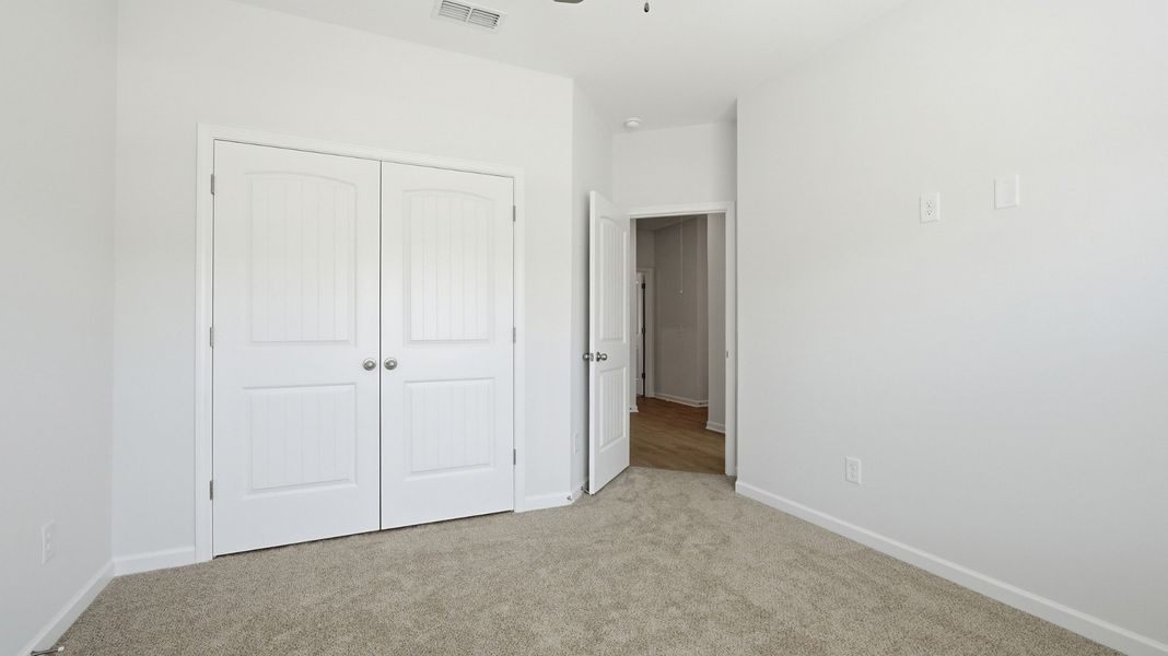 Spacious, unfurnished interior of a new home in Wheatfield, Shelbyville (Image 28).