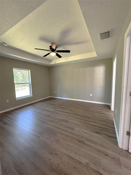 Spacious, unfurnished interior of a new home in , Ocala (Image 28).