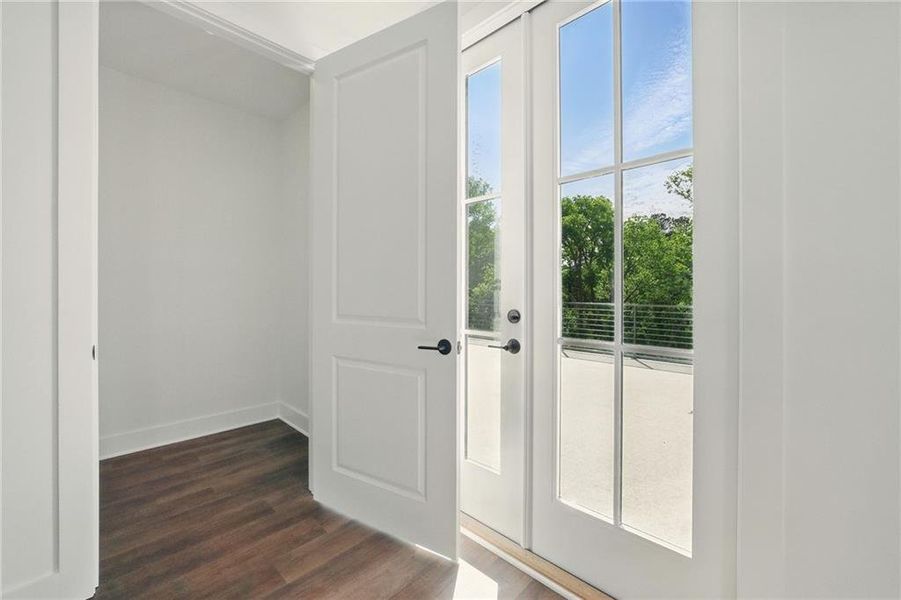 Spacious, unfurnished interior of a new home in , Atlanta (Image 45).